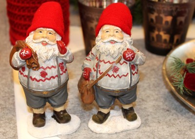 Dekoartikel aus der Weihnachtsaustellung 2012 - Weihnachtsmänner Figuren